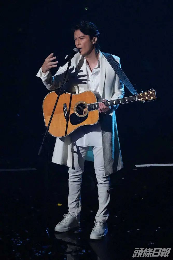 福山雅治演唱歌曲前，突感性地表示歌曲是獻給去世的祖母。